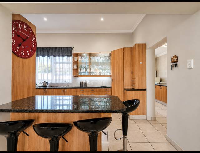 3 BEDROOM HOUSE FOR SALE IN THREE RIVERS EAST